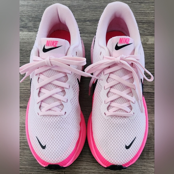 **LIKE NEW** Nike Revolution 8 Sz 9 Pink Foam Hyper Pink Running Walking Shoe - Picture 4 of 11